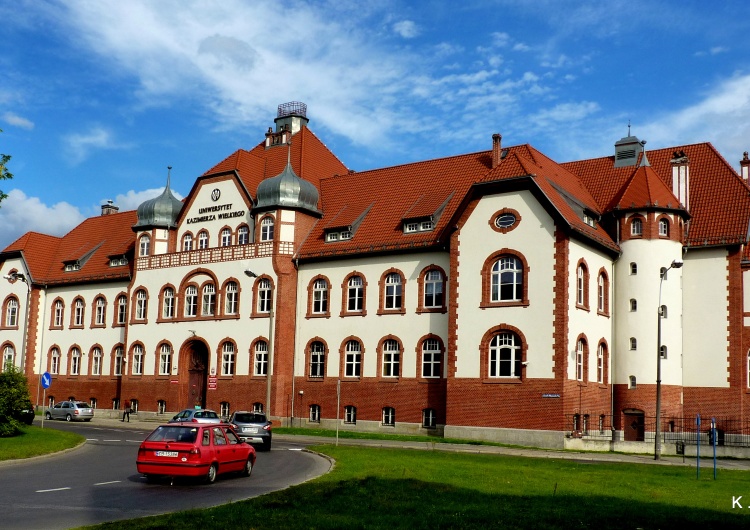Uniwersytet Kazimierza Wielkiego w Bydgoszczy Podpisano porozumienie w sprawie zwiększenia wynagrodzeń pracowników Uniwersytetu Kazimierza Wielkiego w Bydgoszczy